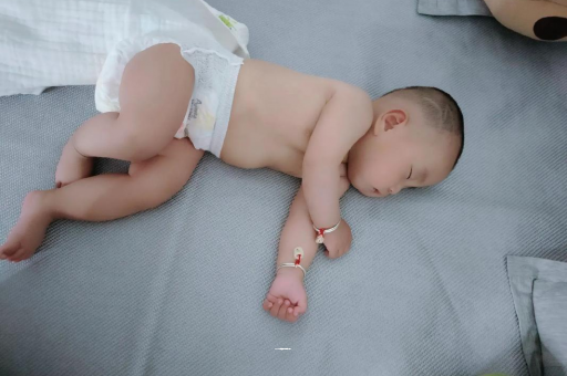 靖边几个月宝宝会抬头